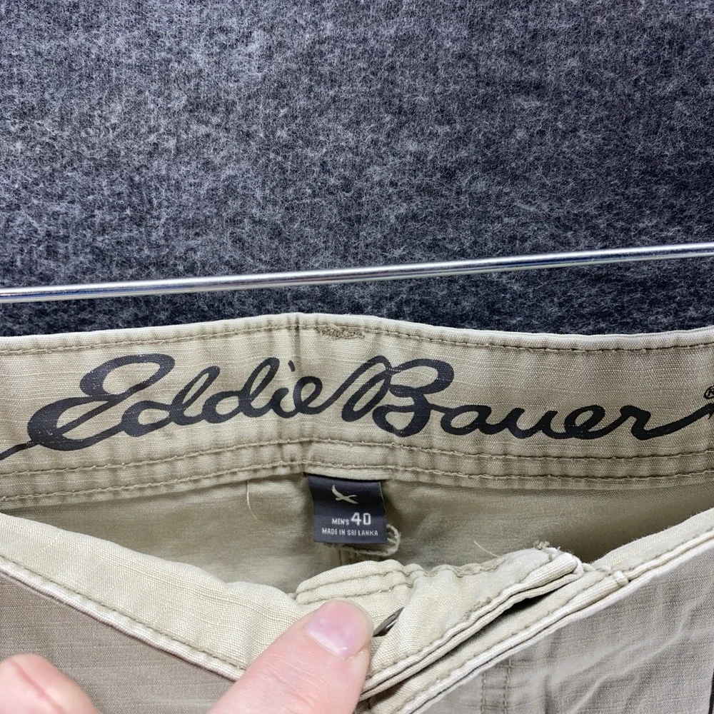 Eddie Bauer‎ Shorts Mens 42 Beige Mid Rise Cargo Outdoor Hiking
